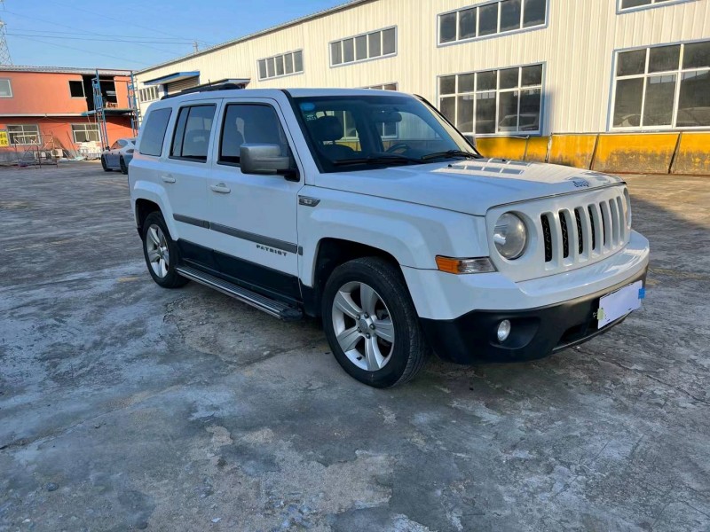 徐州13年Jeep自由客3