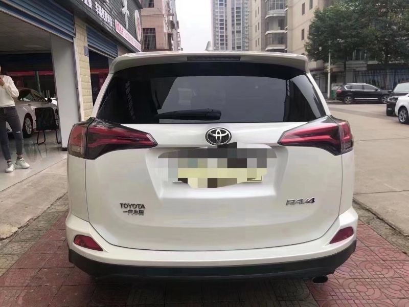 永州19年豐田RAV4榮放1