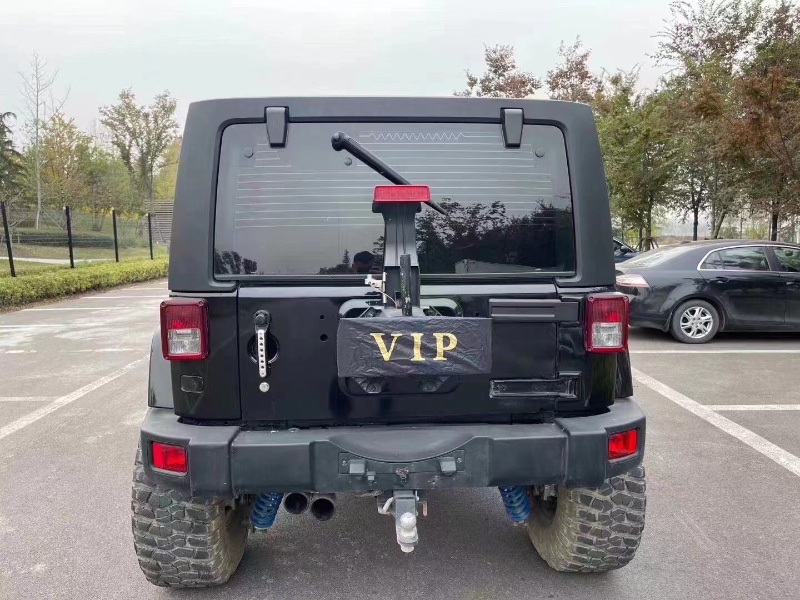濟寧13年Jeep牧馬人7