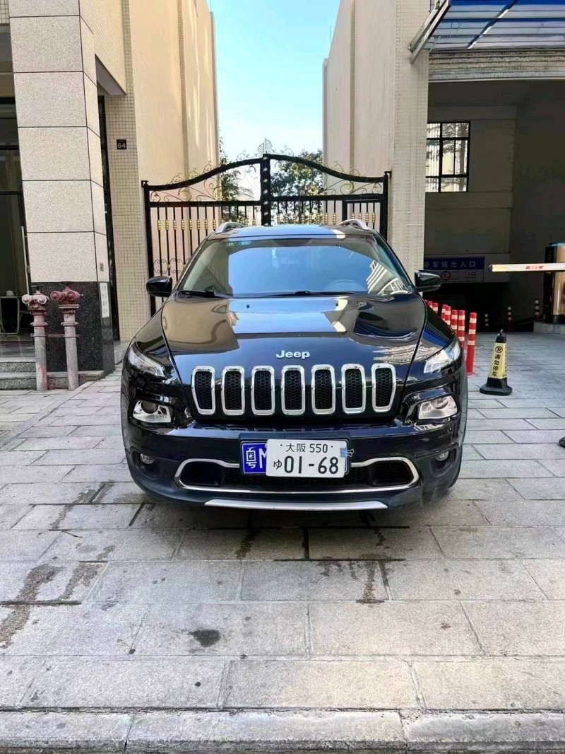廣州17年Jeep自由光1