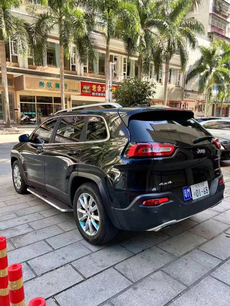 廣州17年Jeep自由光3