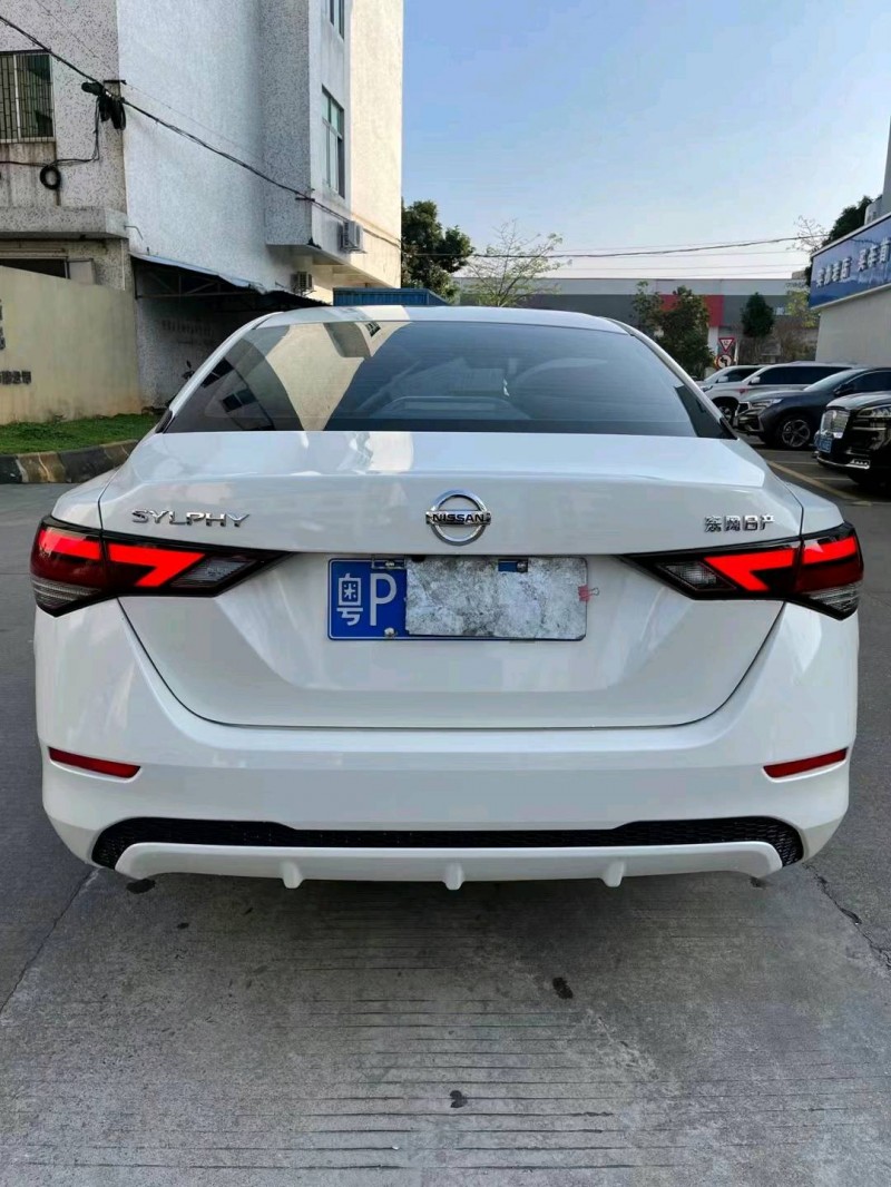中山21年日產軒逸4