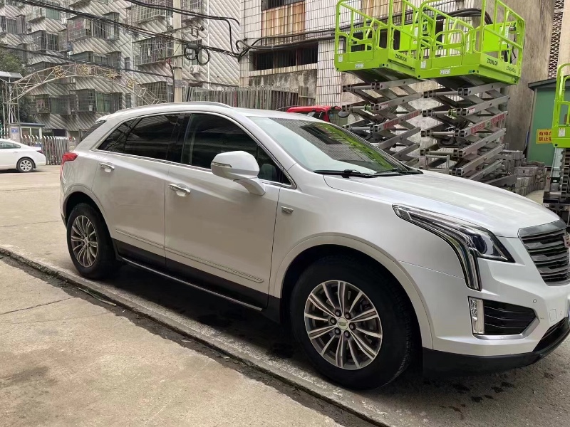 岳陽17年凱迪拉克XT52