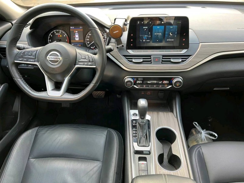 中山21年日產天籟8