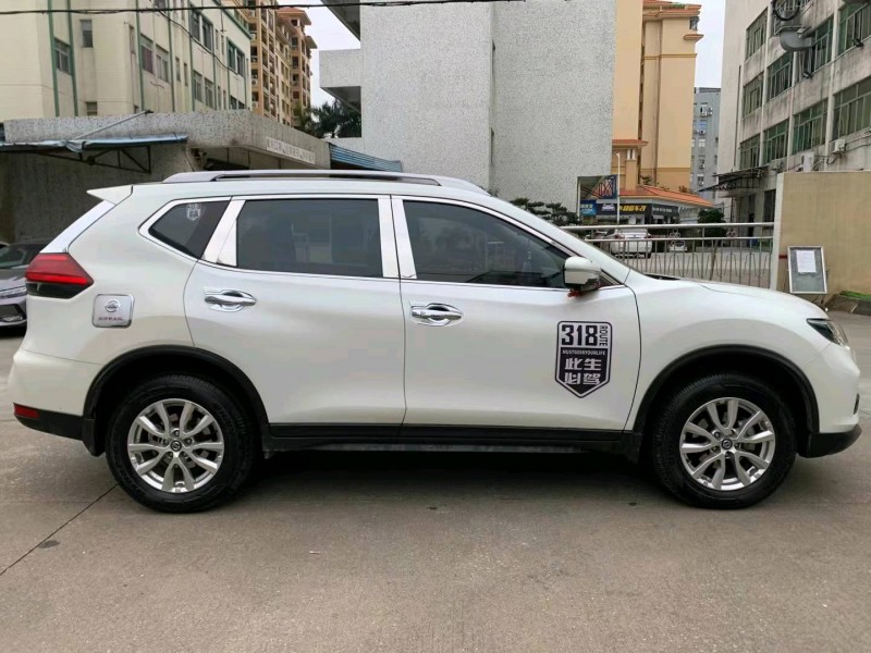 中山18年日產奇駿8