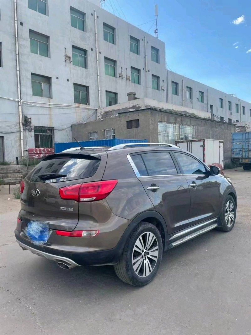 包頭15年起亞智跑6