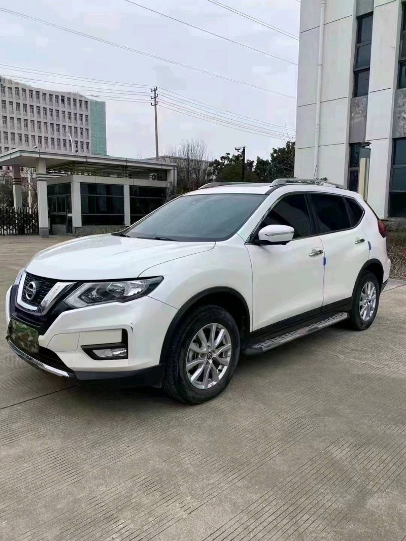 宿遷20年日產奇駿8