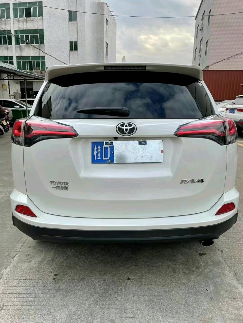 中山19年豐田RAV41