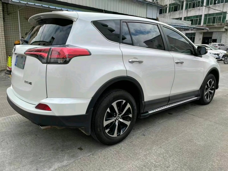 中山19年豐田RAV49
