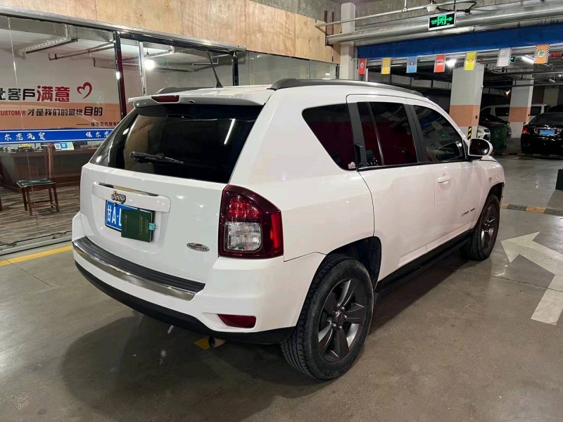 呼和浩特15年Jeep自由客3