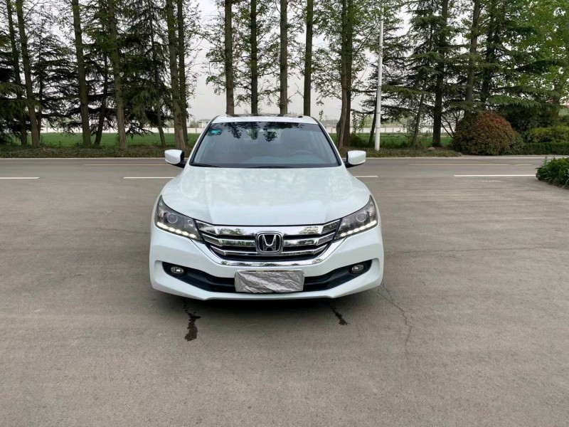 徐州16年本田雅阁8