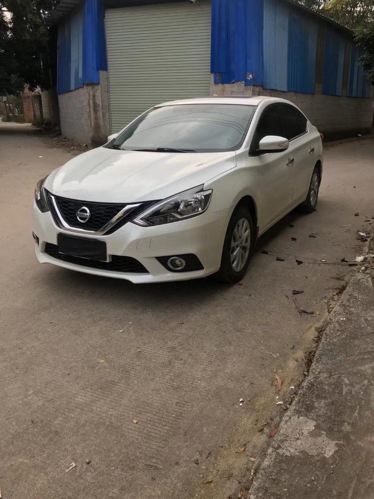 欽州17年日產軒逸8