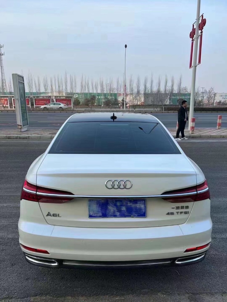 北京19年奧迪A6L8