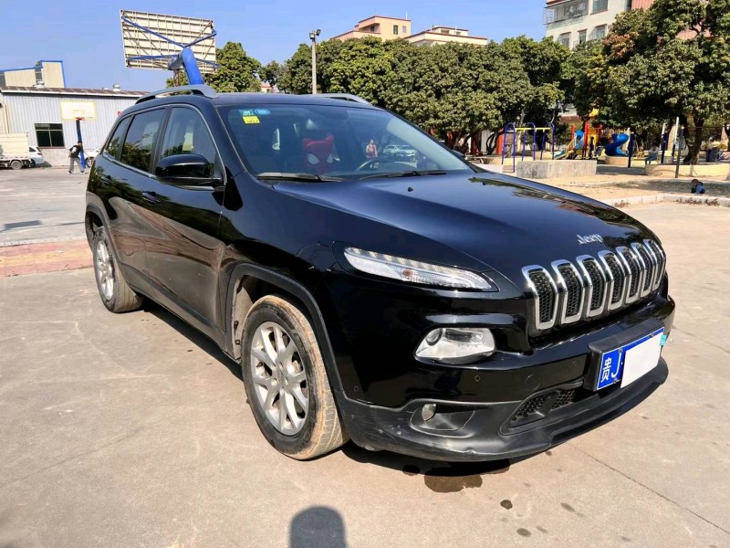 廣州17年Jeep自由光1