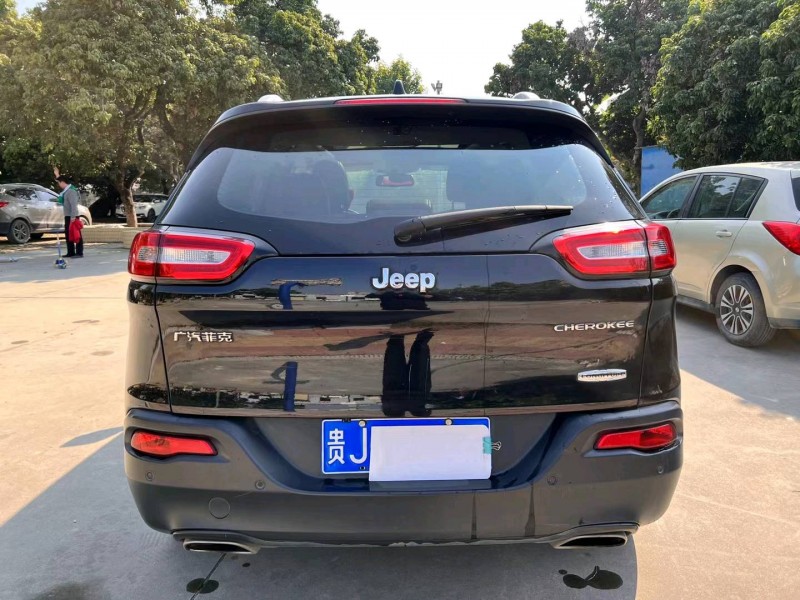 廣州17年Jeep自由光5