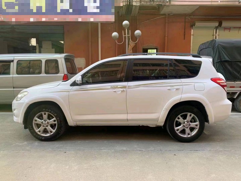 柳州13年豐田RAV42