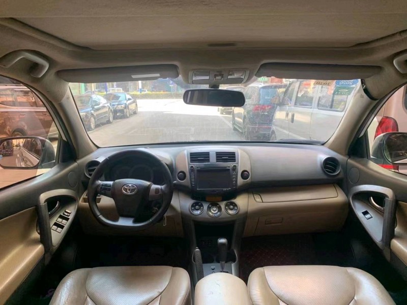 柳州13年豐田RAV43