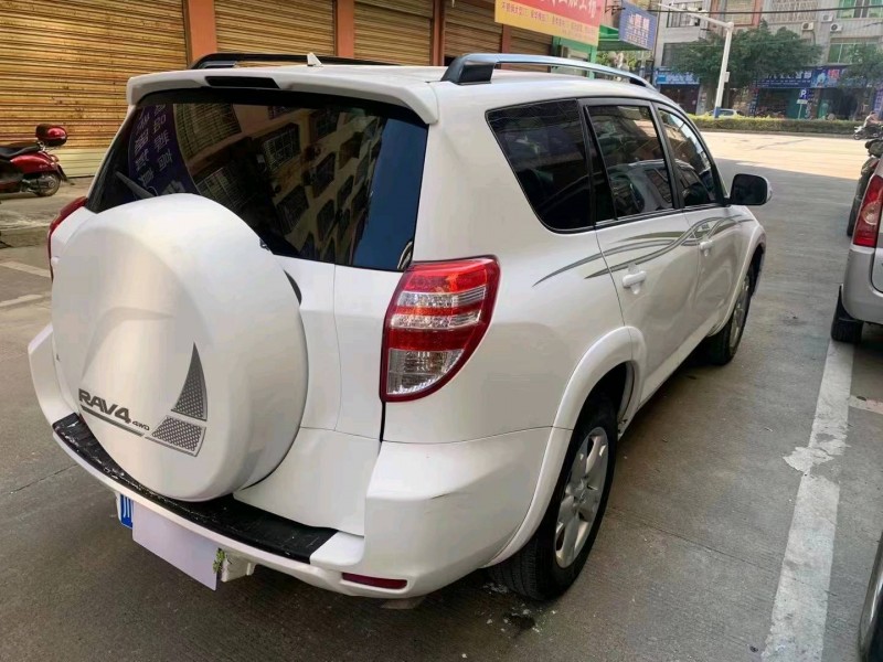 柳州13年豐田RAV46