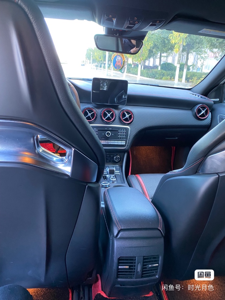 昆明17年奔馳AMG A4