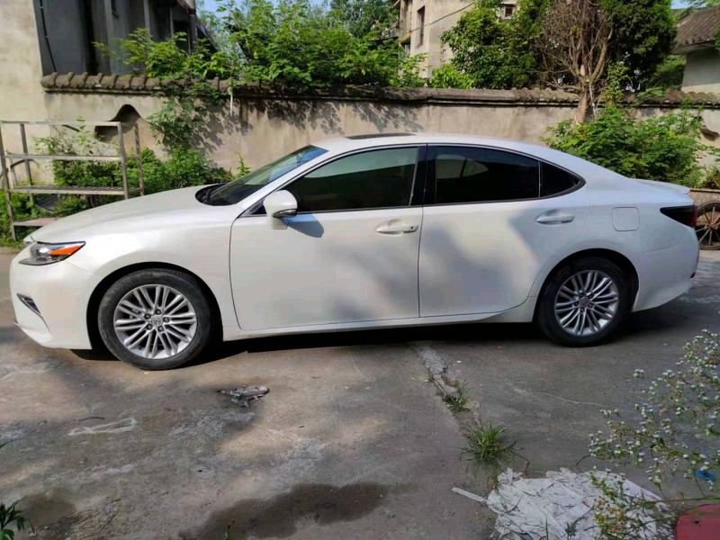 北京18年雷克萨斯ES3