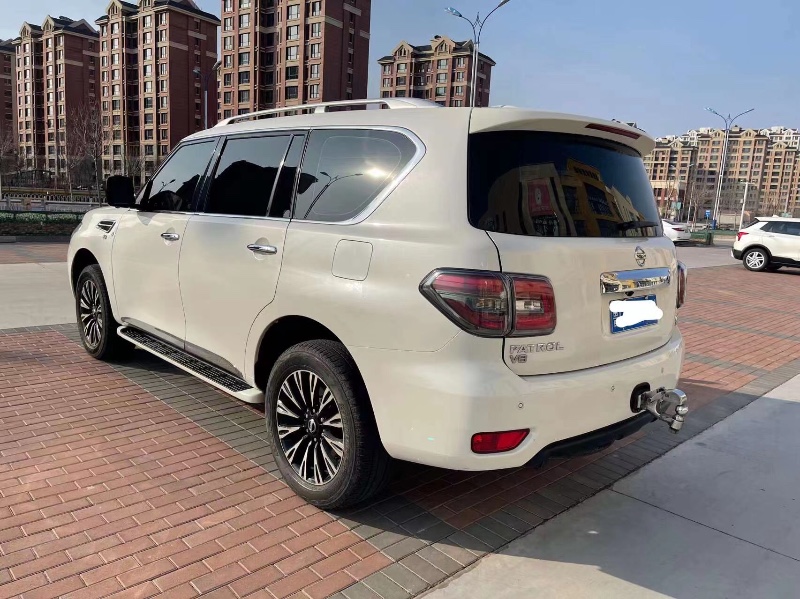 天津18年日產途樂8