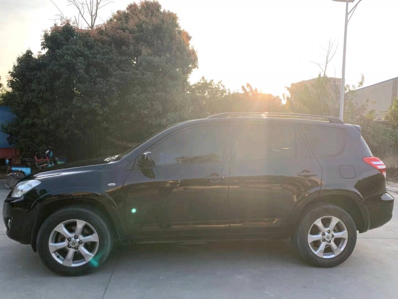 廣州09年豐田RAV44