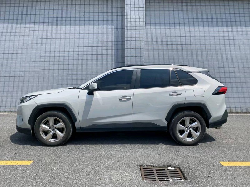 廣州19年豐田RAV4榮放4