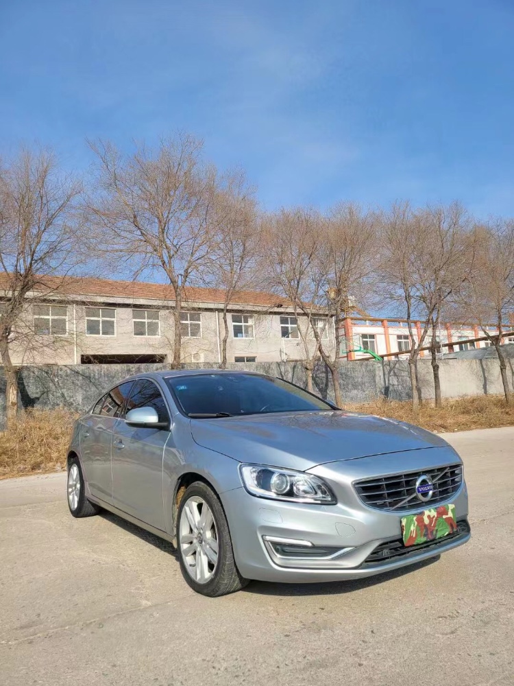 泰安14年沃爾沃S60L2