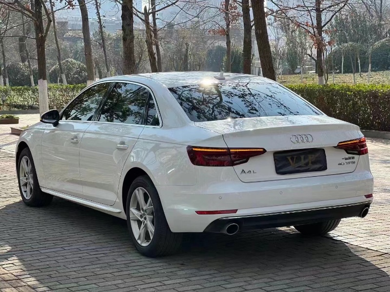 阜陽18年奧迪A4L7