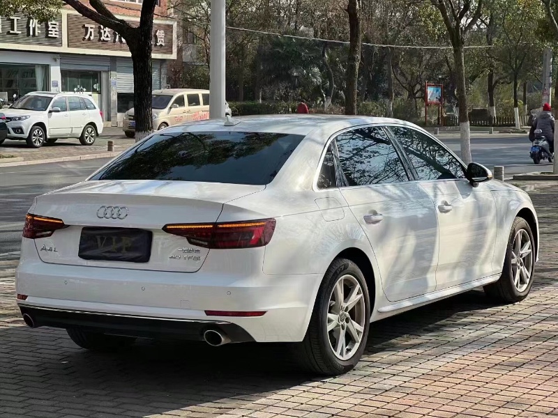 阜陽18年奧迪A4L8