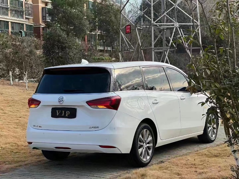 阜陽21年別克GL67