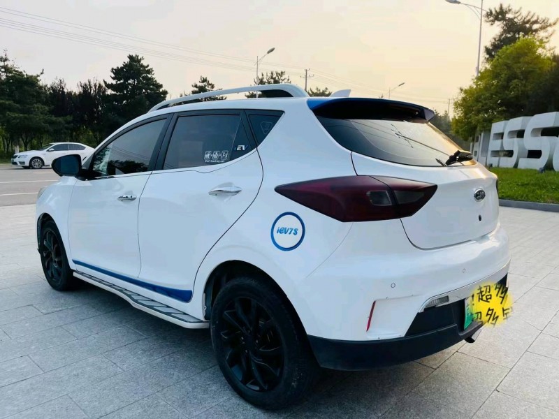 北京18年江淮iEV7S2