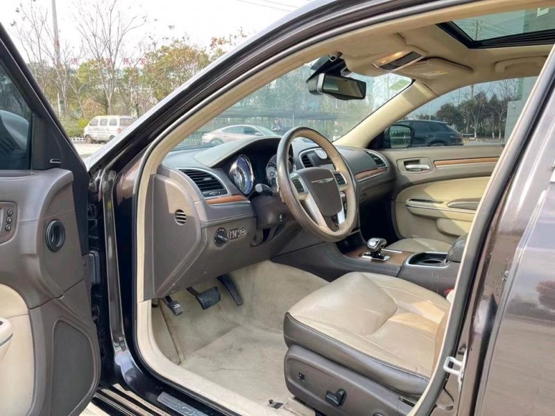 鹽城14年克萊斯勒300C4
