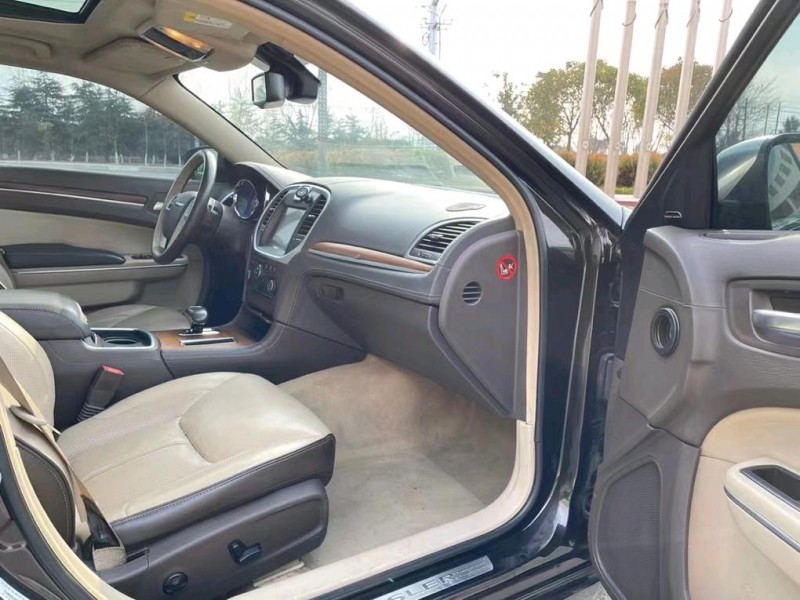 鹽城14年克萊斯勒300C6