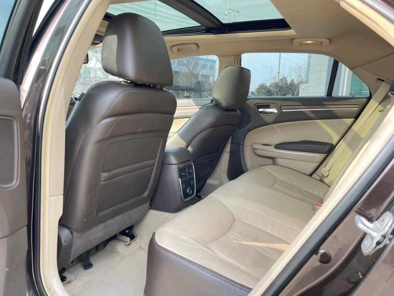 鹽城14年克萊斯勒300C5