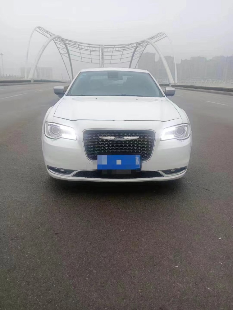 臨沂16年克萊斯勒300C1
