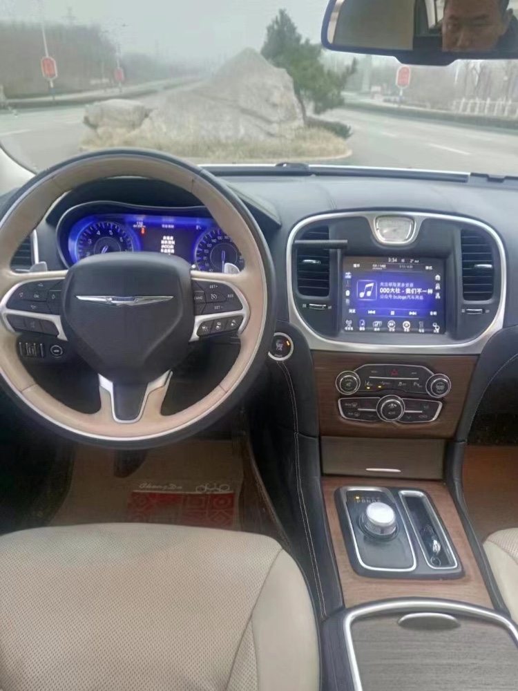 臨沂16年克萊斯勒300C5
