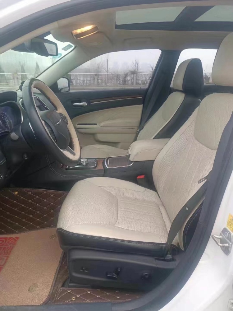 臨沂16年克萊斯勒300C4