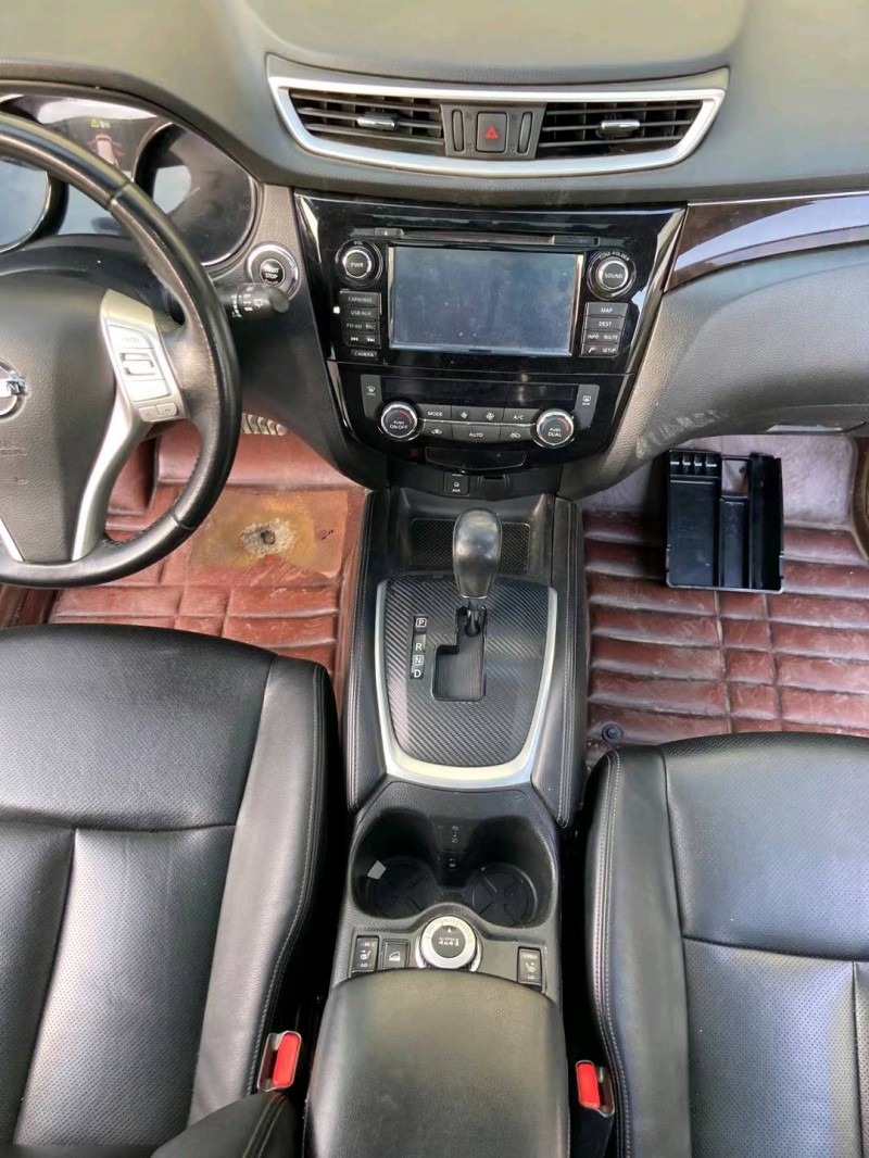 沈陽14年日產奇駿5