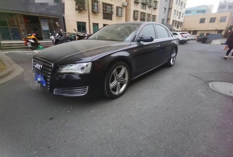 六安13年奧迪A8L2