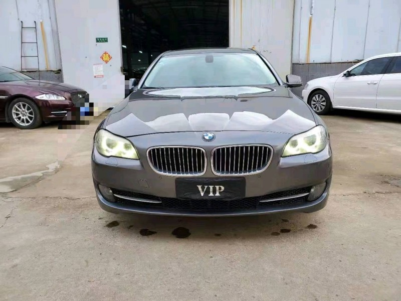 济宁11年宝马5系9