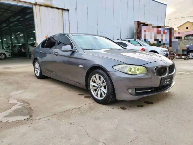 济宁11年宝马5系8