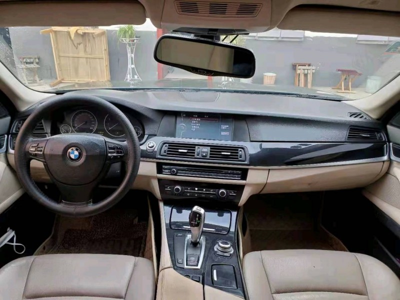 济宁11年宝马5系6