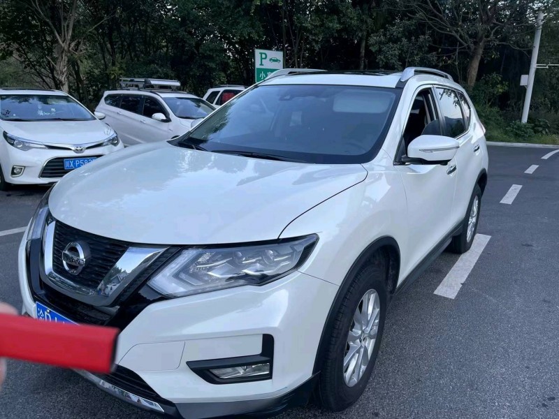 重慶21年日產奇駿6