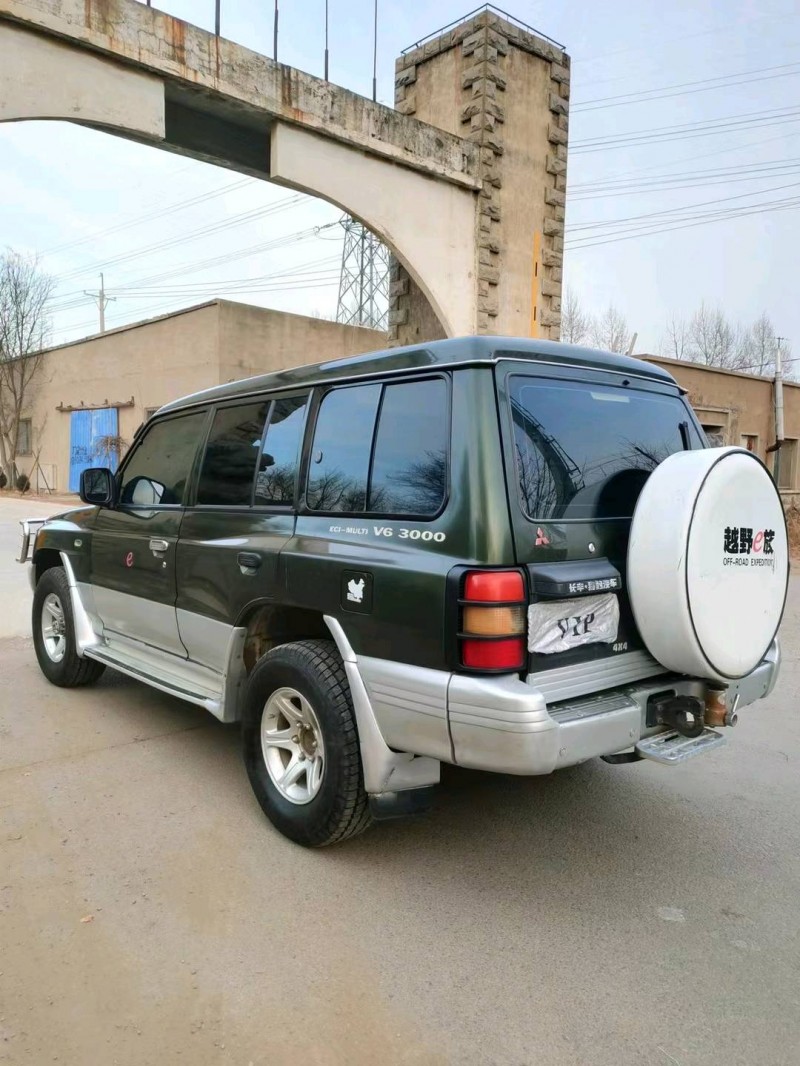 沈陽14年獵豹汽車黑金剛4