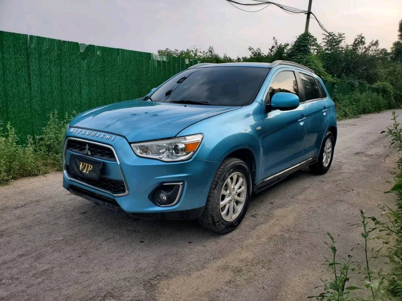 济宁14年三菱劲炫3