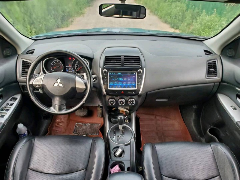 济宁14年三菱劲炫4