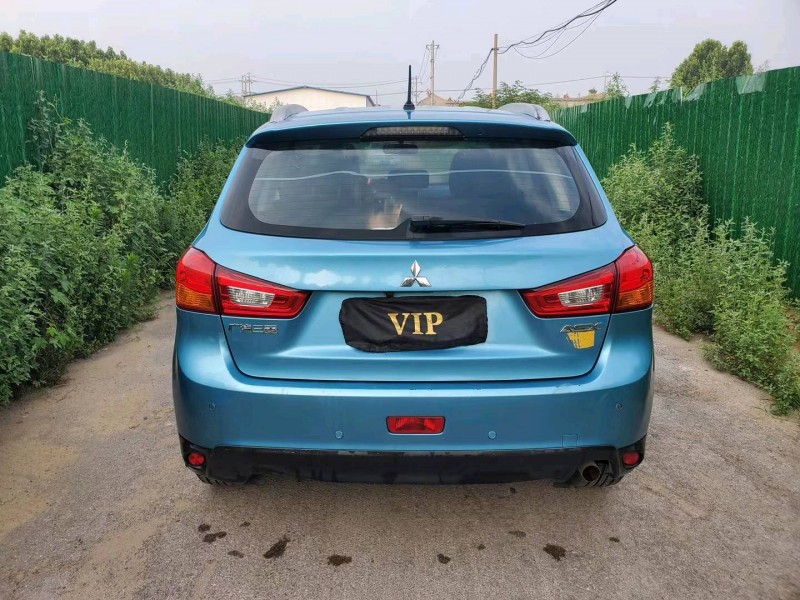 济宁14年三菱劲炫8