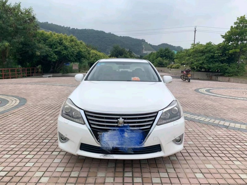 廣州12年豐田皇冠8