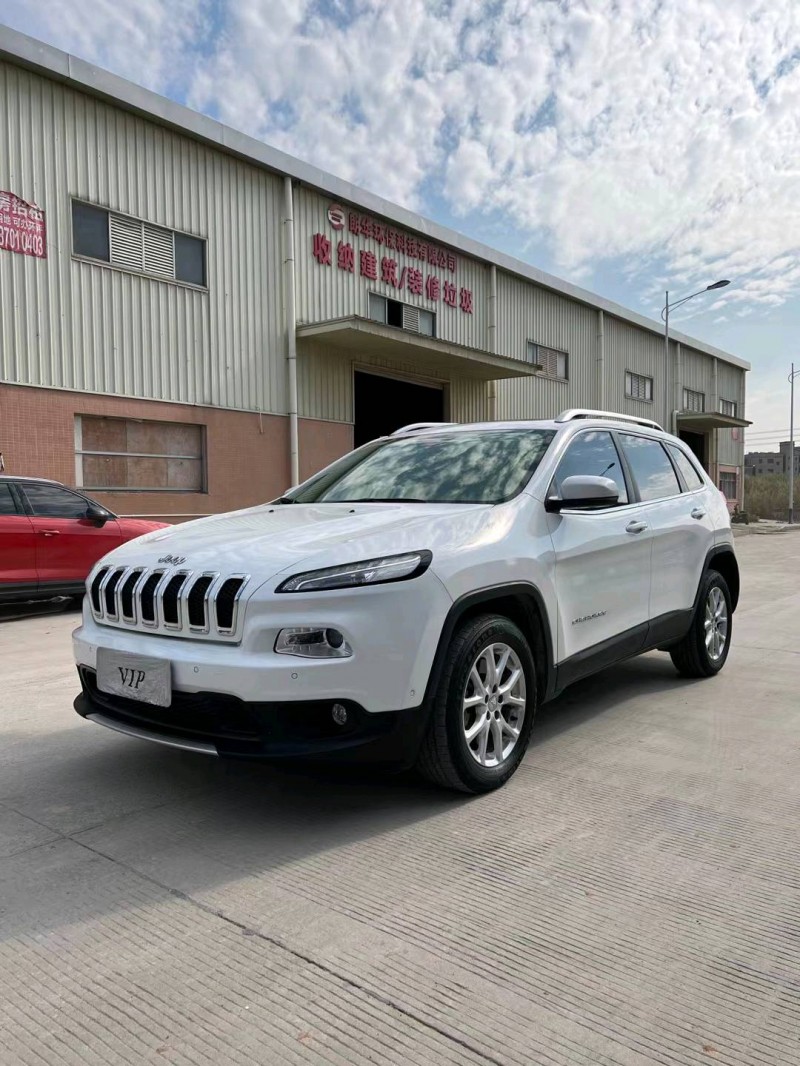 東莞17年Jeep自由光2